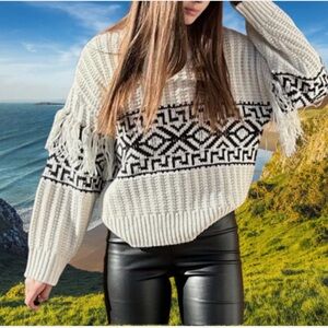 H&M Sweater Fringe Trimmed Relax Fit Drop Shoulder Chunky Knit Cream/Black Sz M